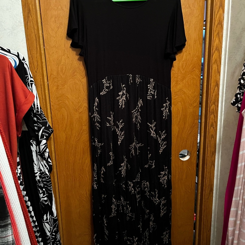 Maurices Black and White Floral Maxi Dress